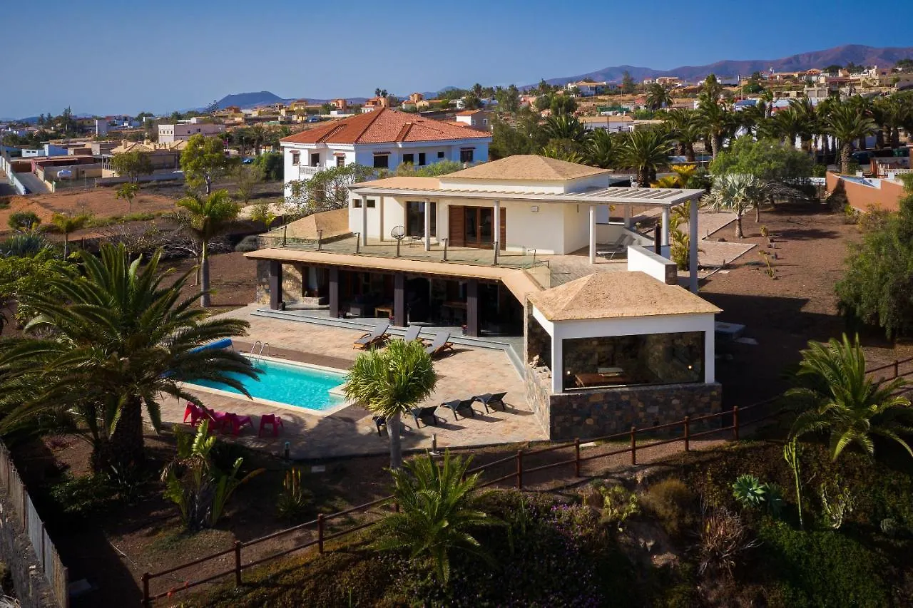 Homeforguest Oasis Villa With Swimming Pool In 4000M2 Garden Triquivijate