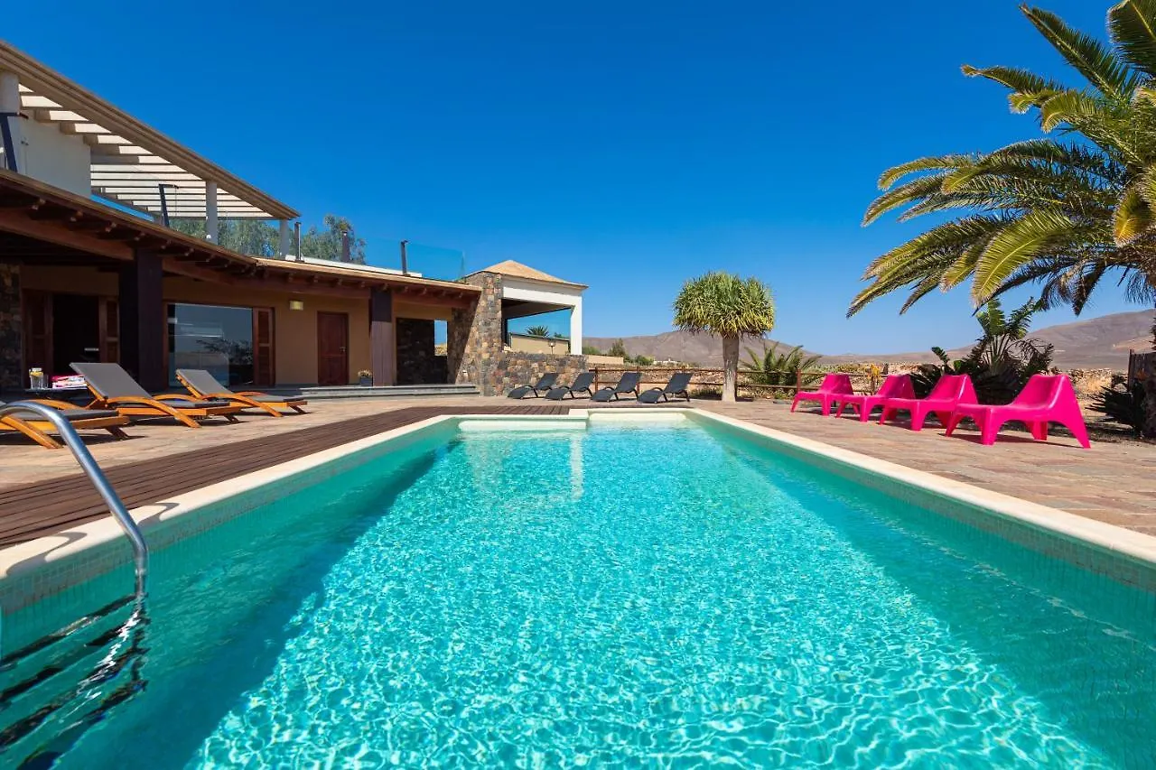 Homeforguest Oasis Villa With Swimming Pool In 4000M2 Garden Triquivijate