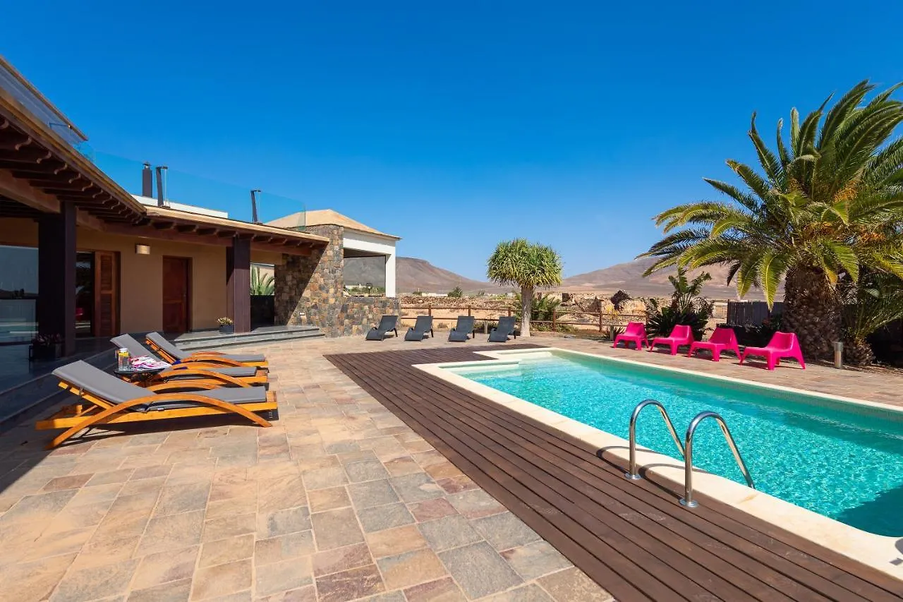 Homeforguest Oasis Villa With Swimming Pool In 4000M2 Garden Triquivijate 0*,