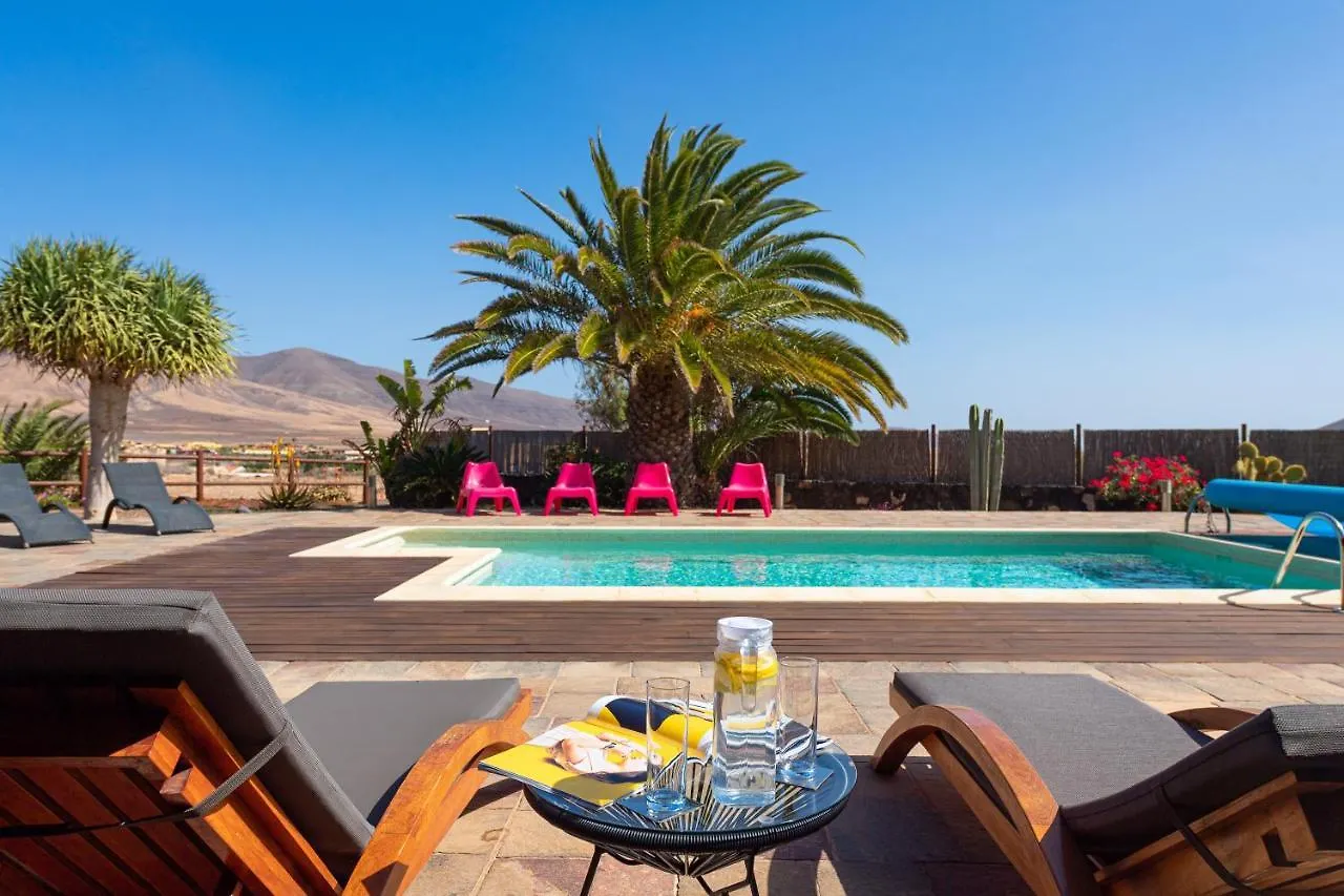 Homeforguest Oasis Villa With Swimming Pool In 4000M2 Garden Triquivijate