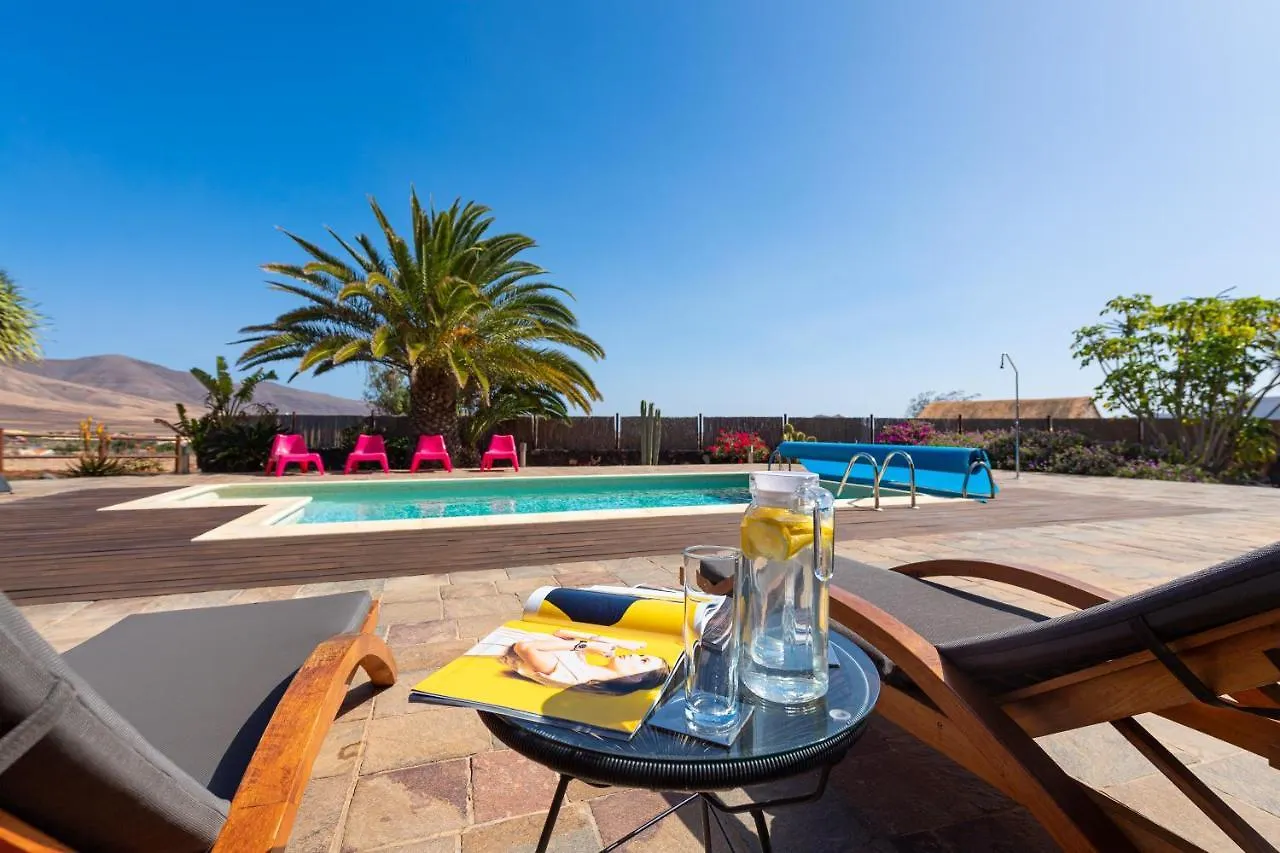 Homeforguest Oasis Villa With Swimming Pool In 4000M2 Garden Triquivijate