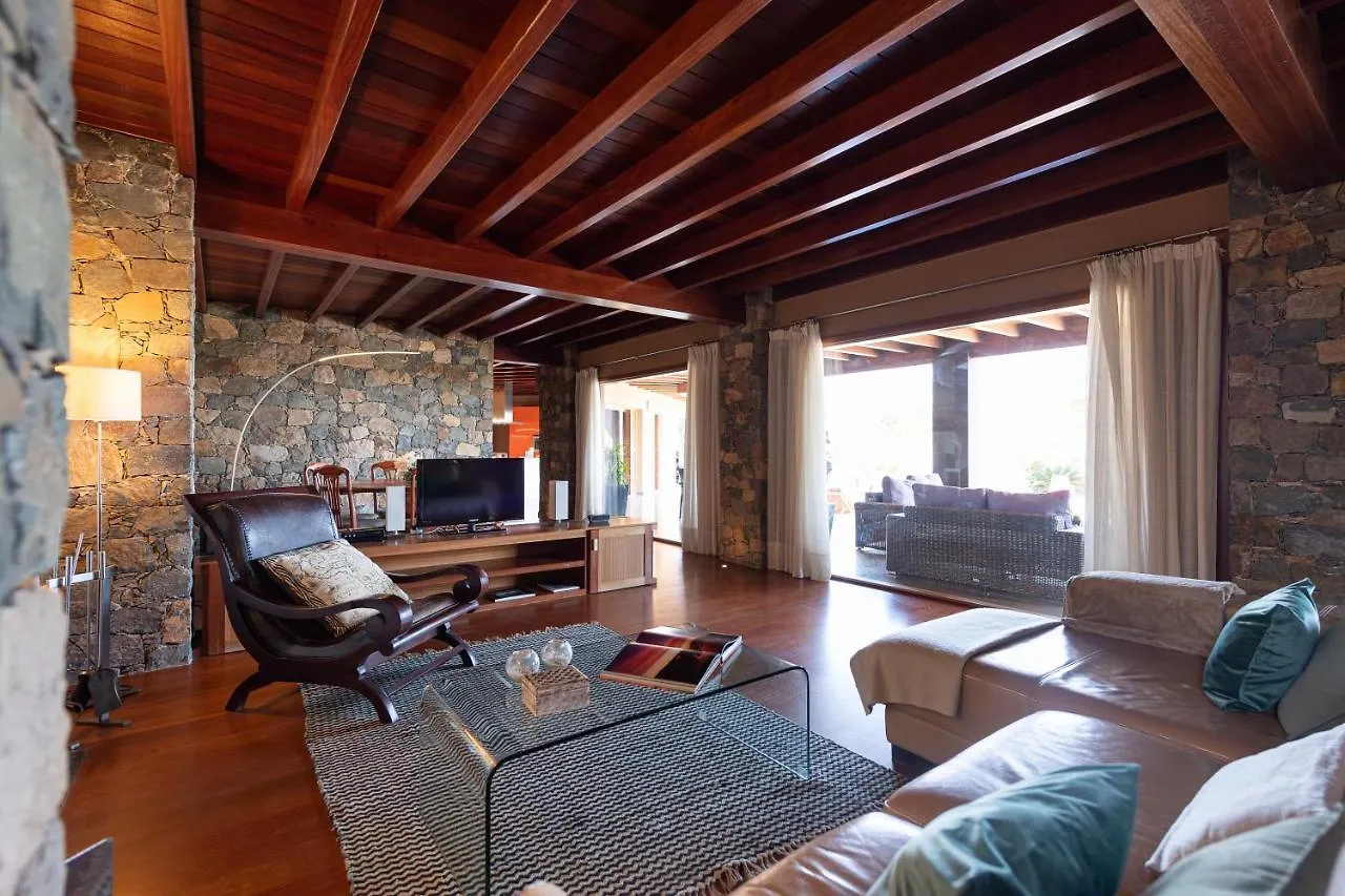 Homeforguest Oasis Villa With Swimming Pool In 4000M2 Garden Triquivijate