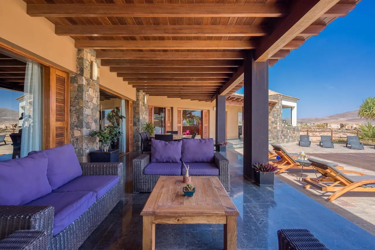 Homeforguest Oasis Villa With Swimming Pool In 4000M2 Garden Triquivijate