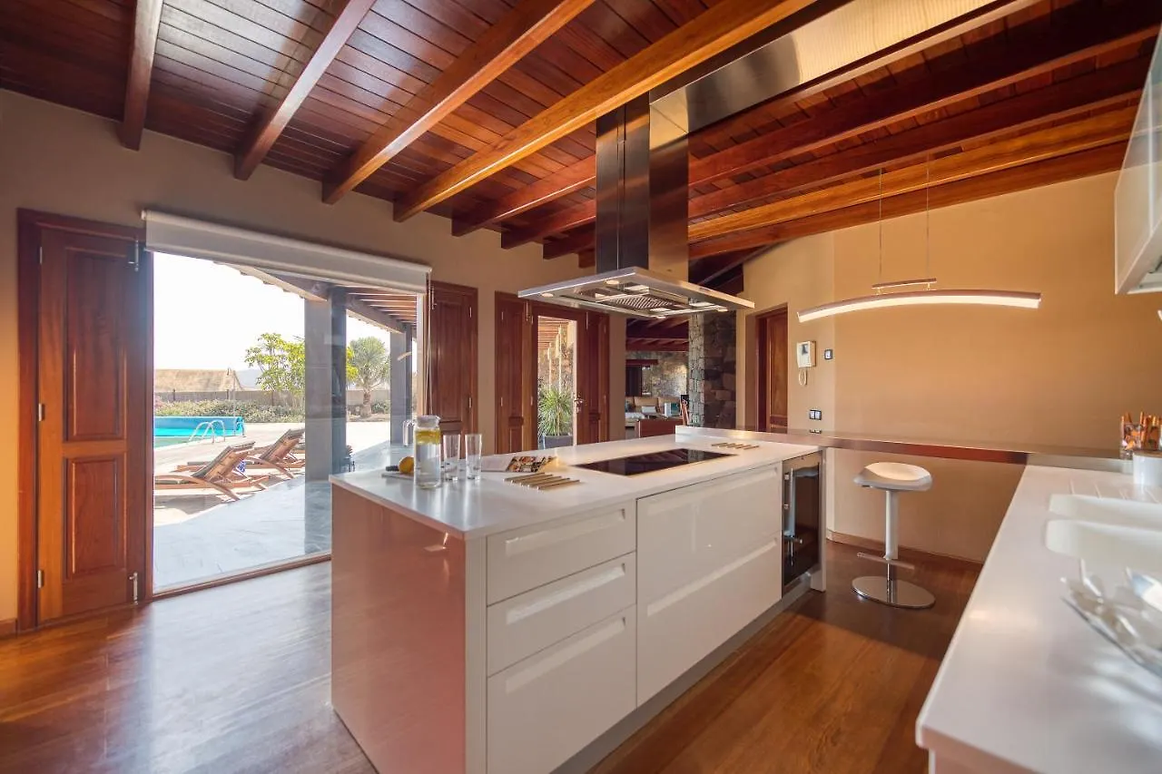 Homeforguest Oasis Villa With Swimming Pool In 4000M2 Garden Triquivijate 0*,