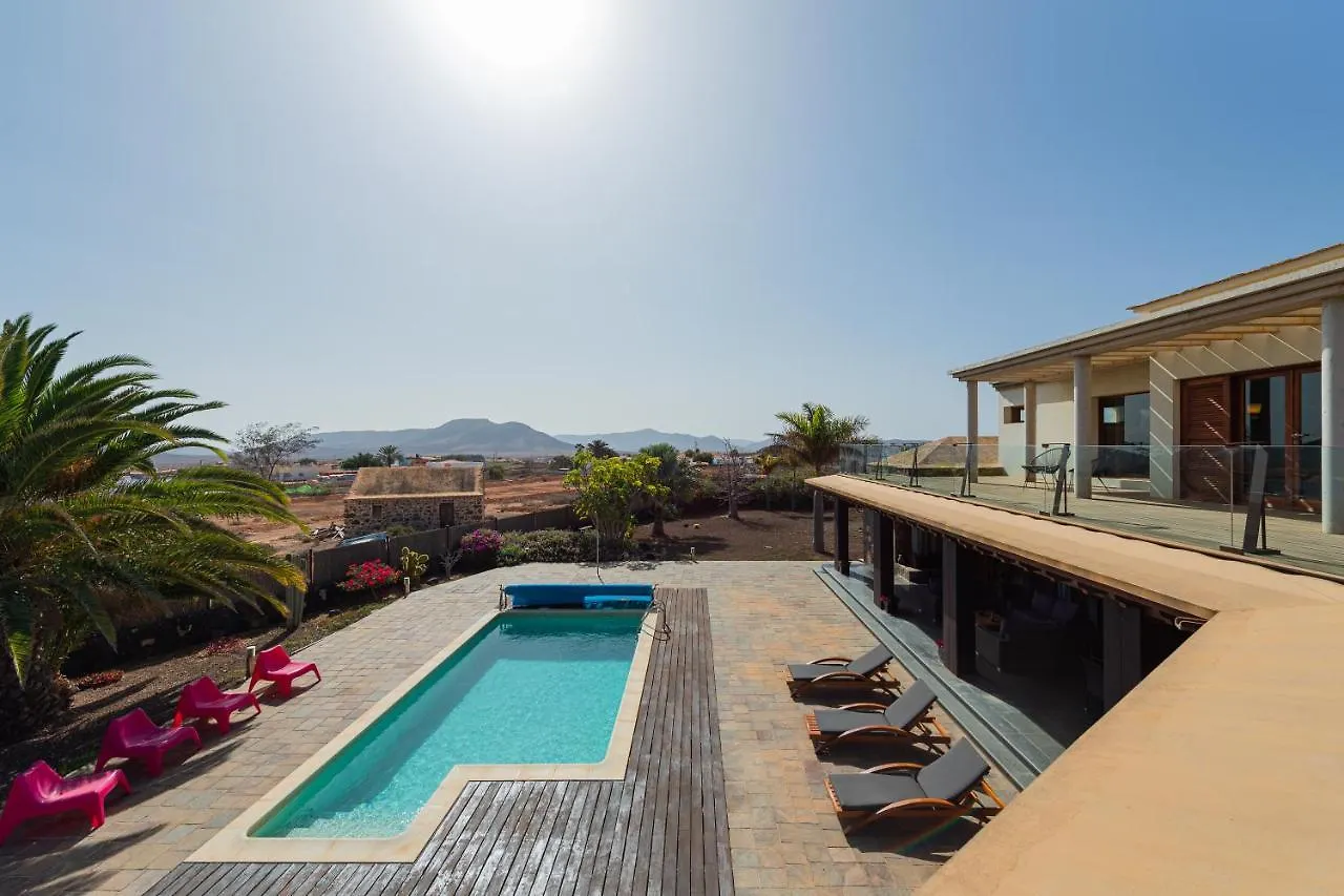 Homeforguest Oasis Villa With Swimming Pool In 4000M2 Garden Triquivijate Spagna