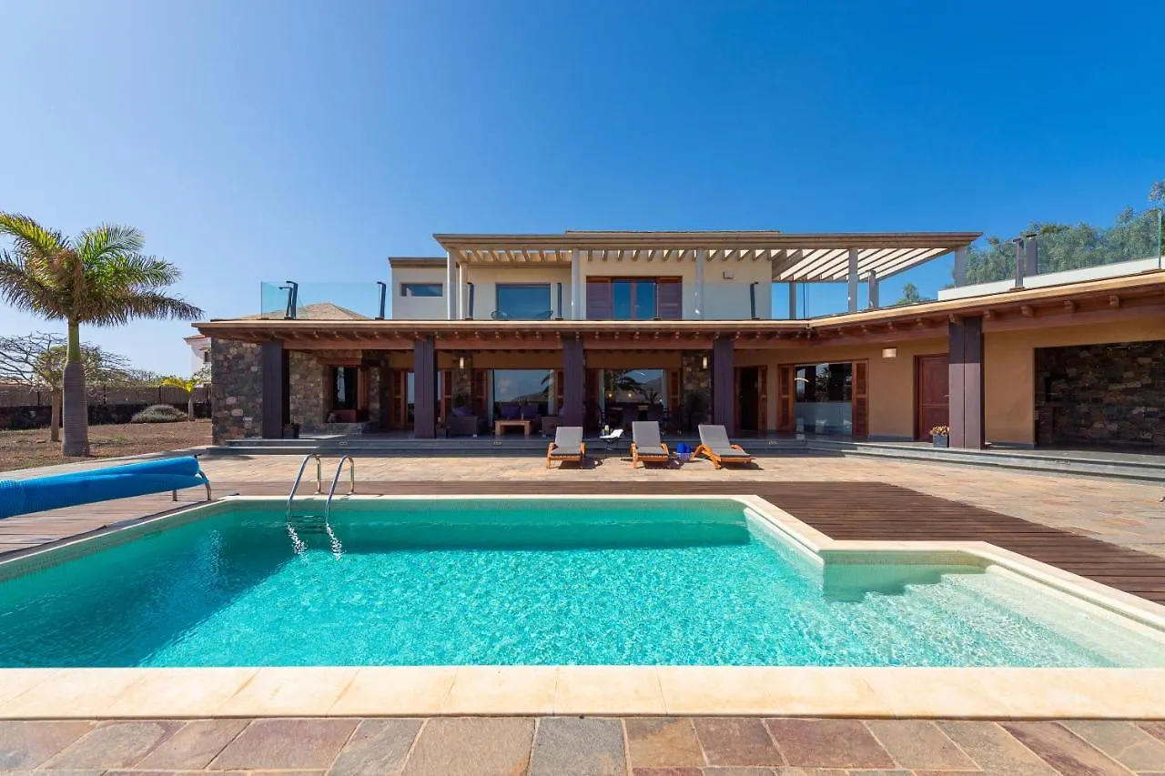Homeforguest Oasis Villa With Swimming Pool In 4000M2 Garden Triquivijate
