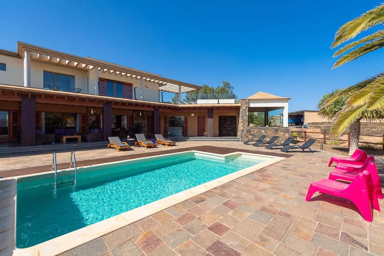 Homeforguest Oasis Villa With Swimming Pool In 4000M2 Garden Triquivijate