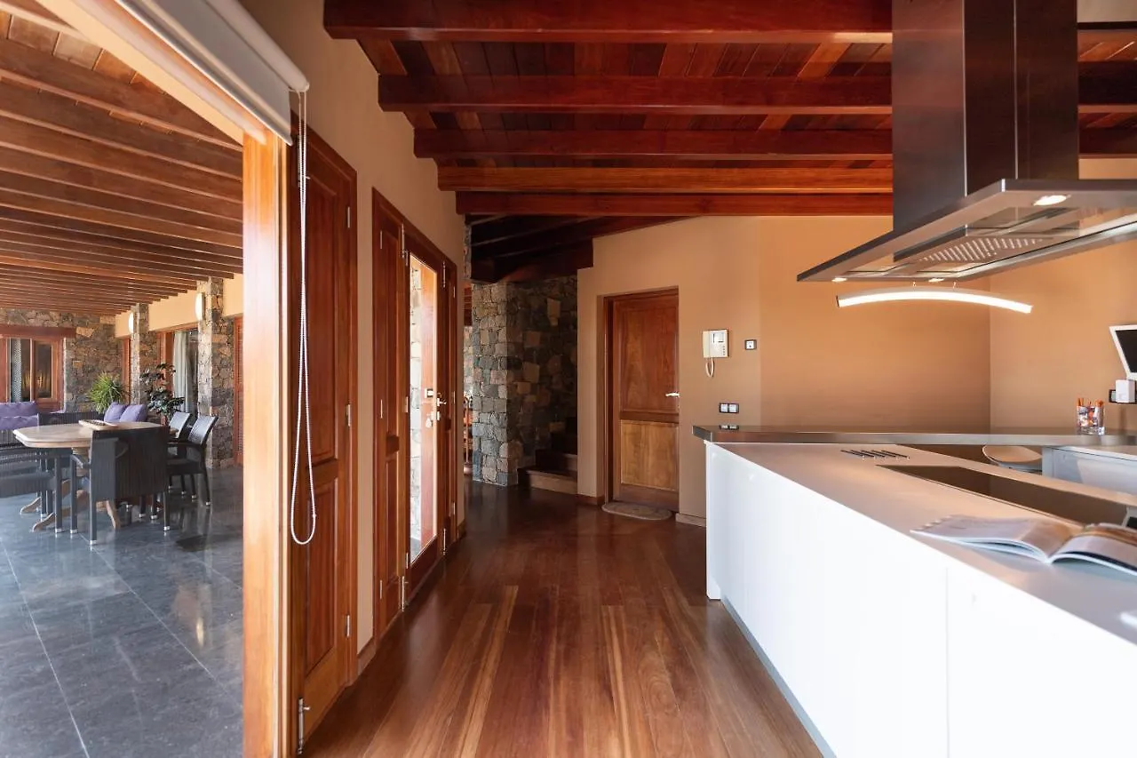 Homeforguest Oasis Villa With Swimming Pool In 4000M2 Garden Triquivijate
