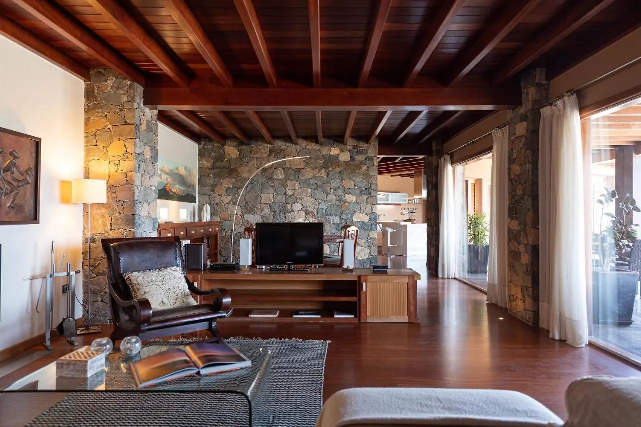 Homeforguest Oasis Villa With Swimming Pool In 4000M2 Garden Triquivijate