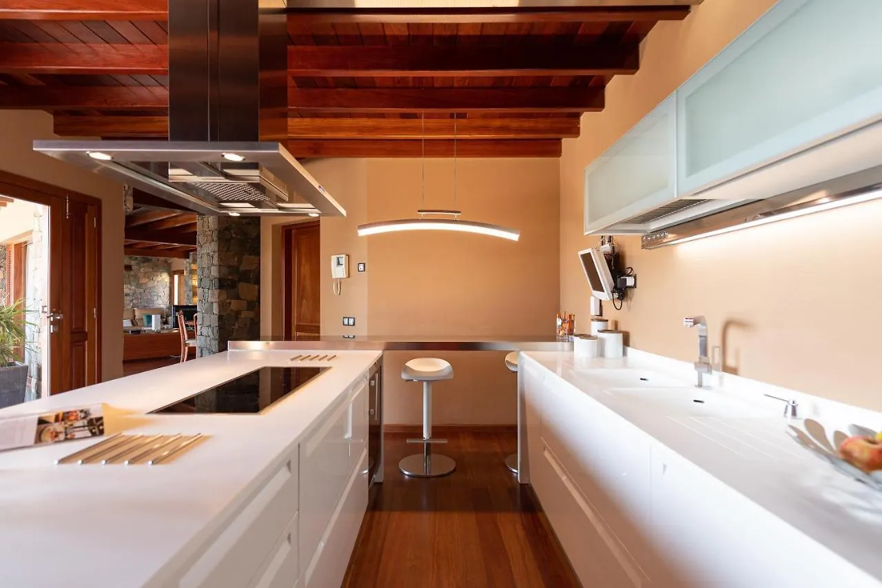 Homeforguest Oasis Villa With Swimming Pool In 4000M2 Garden Triquivijate