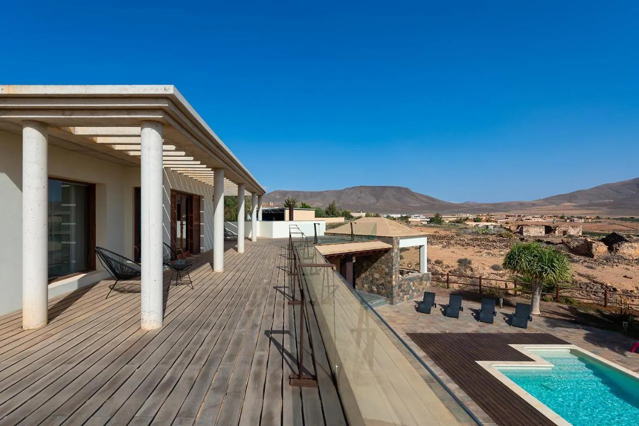 Homeforguest Oasis Villa With Swimming Pool In 4000M2 Garden Triquivijate